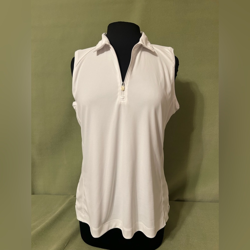 Like new white ladies Slazenger LG ladies golf shirt.